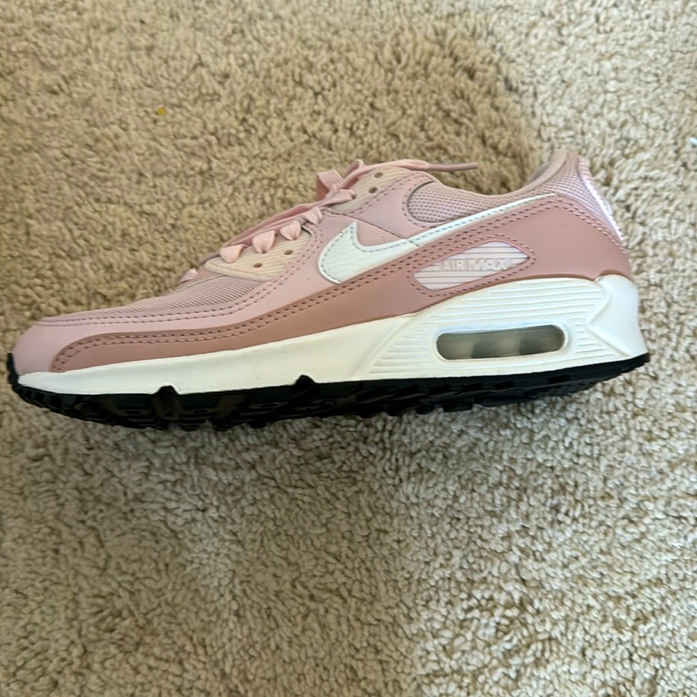 nike air maxes